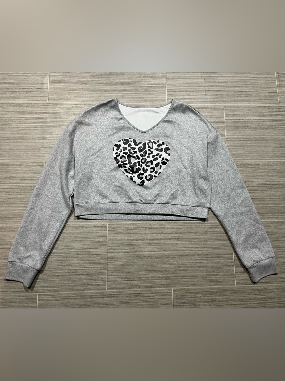 Cropped Grey Sweatshirt with Leopard Heart Print - Women's - XL